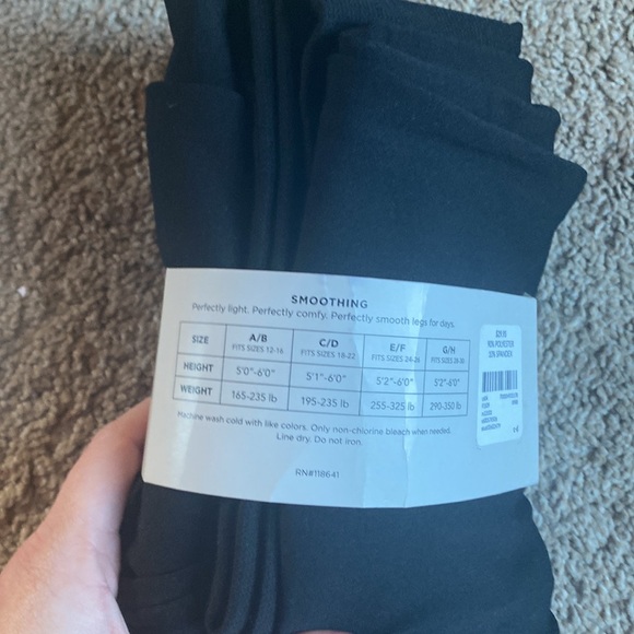 Black leggings - Picture 2 of 2